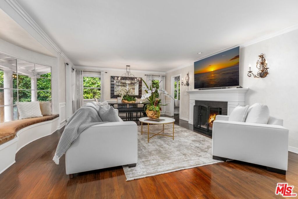 1622 Sunset Plaza Drive