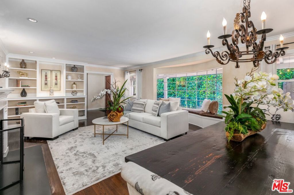 1622 Sunset Plaza Drive