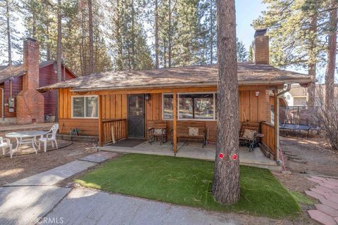 Photo of 782 Tehama Drive, Big Bear, CA 92315 (MLS # IG25274841)