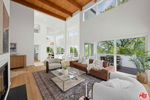 Photo of 6969 Woodrow Wilson Drive, Los Angeles, CA 90068 (MLS # 26649809)