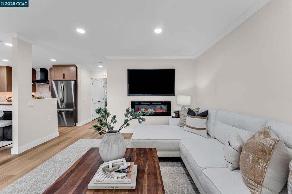 ROSSMOOR - Residential