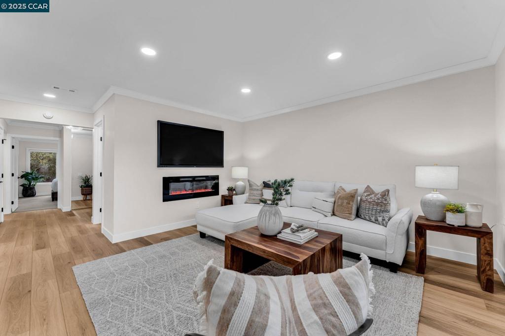 ROSSMOOR - Residential