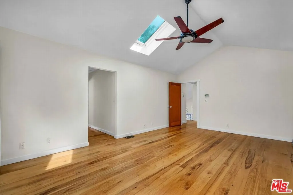 Los Angeles, California 90046, United States, 3 Bedrooms Bedrooms, ,3 BathroomsBathrooms,Residential,Active,242327