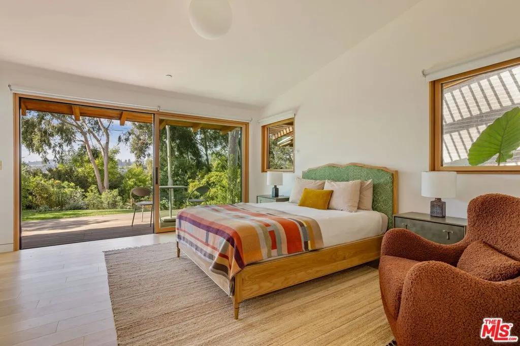 Los Angeles, California 90049, United States, 5 Bedrooms Bedrooms, ,6 BathroomsBathrooms,Residential,Active,243047