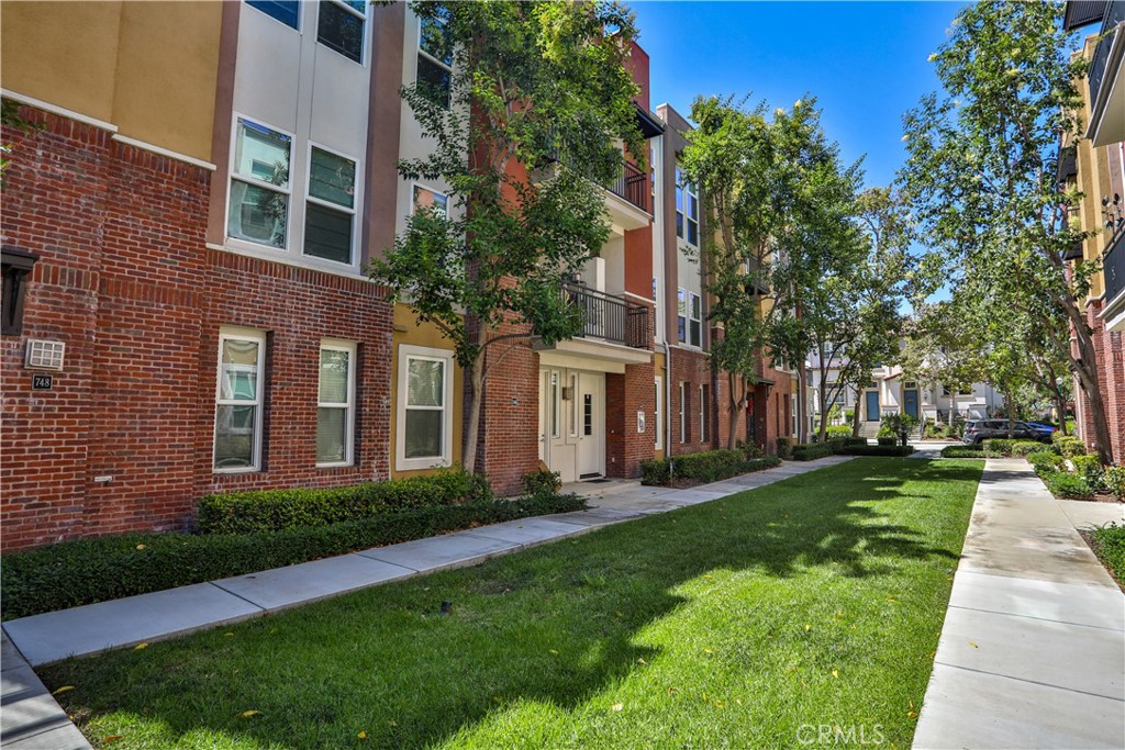 744 W 1st Street