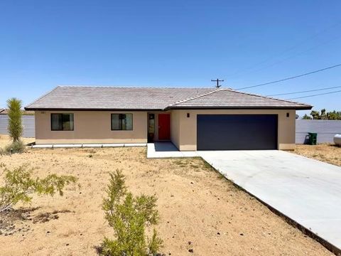 Photo of 58186 Canterbury St, Yucca Valley, CA 92284 (MLS # CV25245415) Photo of 58186 Canterbury St, Yucca Valley, CA 92284 (MLS # CV25245415)