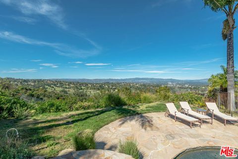 Photo of 3843 Rock Hampton Drive, Tarzana, CA 91356 (MLS # 26666595)