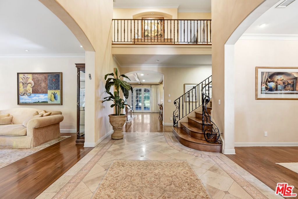 Photo of 3843 Rock Hampton Drive, Tarzana, CA 91356 (MLS # 26666595)