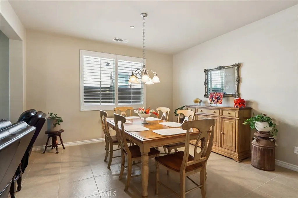 Hemet, California 92545, United States, 3 Bedrooms Bedrooms, ,2 BathroomsBathrooms,Residential,Active,225358