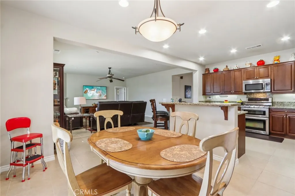 Hemet, California 92545, United States, 3 Bedrooms Bedrooms, ,2 BathroomsBathrooms,Residential,Active,225358