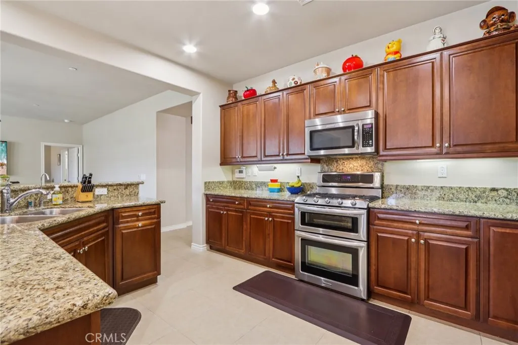 Hemet, California 92545, United States, 3 Bedrooms Bedrooms, ,2 BathroomsBathrooms,Residential,Active,225358