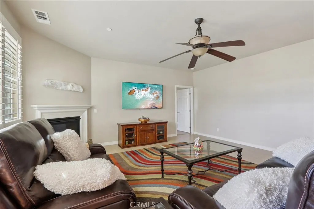 Hemet, California 92545, United States, 3 Bedrooms Bedrooms, ,2 BathroomsBathrooms,Residential,Active,225358