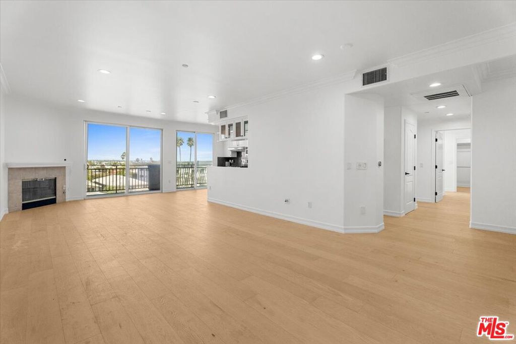 1450 S Beverly Drive 404