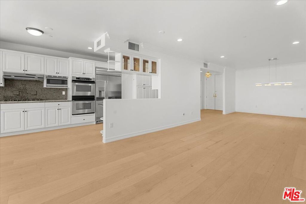 1450 S Beverly Drive 404