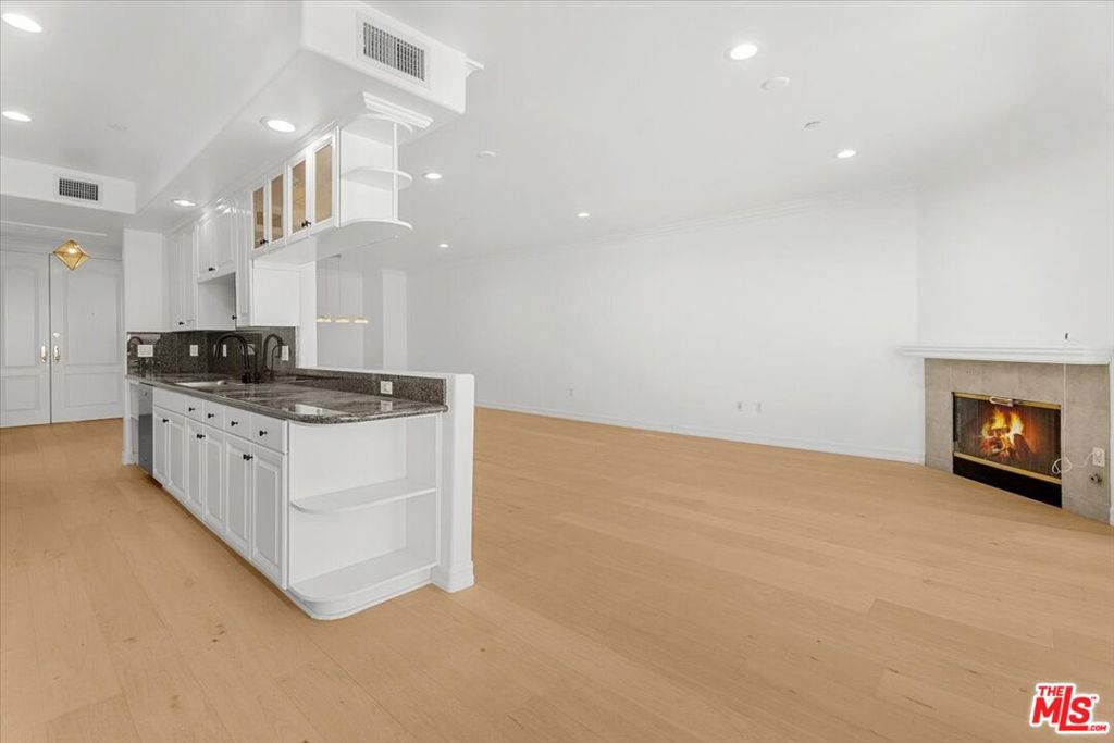 1450 S Beverly Drive 404