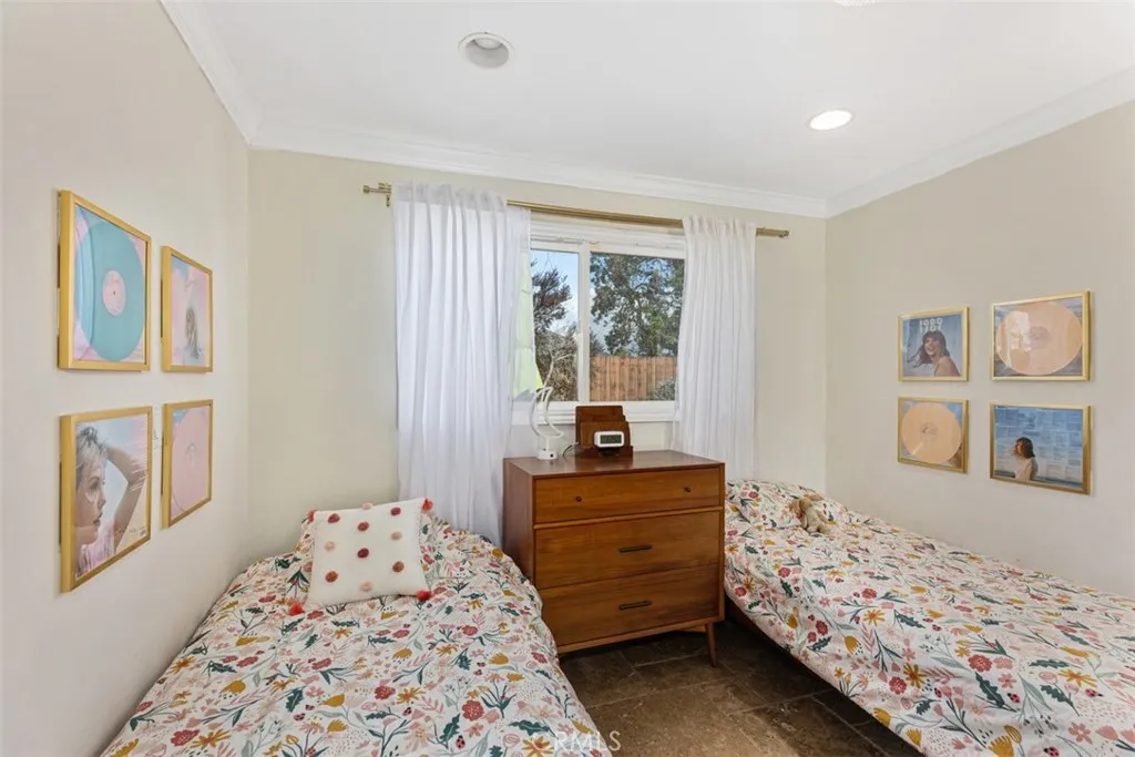 Laguna Beach, California 92651, United States, 3 Bedrooms Bedrooms, ,2 BathroomsBathrooms,Residential,Active,167119