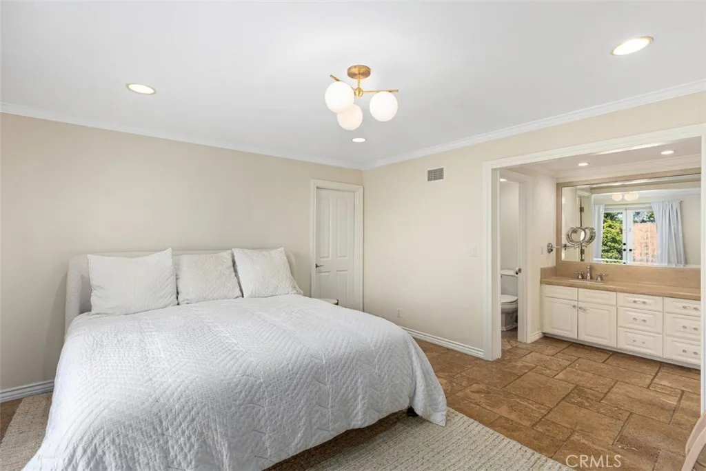 Laguna Beach, California 92651, United States, 3 Bedrooms Bedrooms, ,2 BathroomsBathrooms,Residential,Active,167119