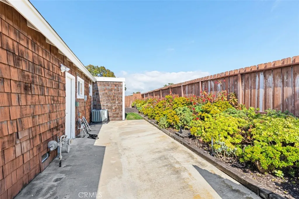 Laguna Beach, California 92651, United States, 3 Bedrooms Bedrooms, ,2 BathroomsBathrooms,Residential,Active,167119