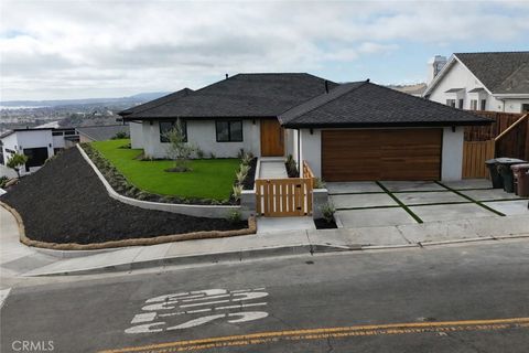 Photo of 301 Calle Dorado, San Clemente, CA 92672 (MLS # OC26011489)