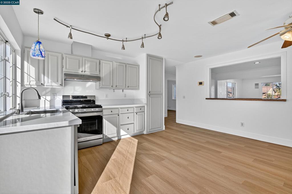 NAPA SQUARE - Residential