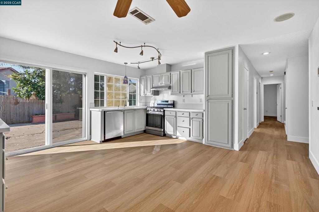 NAPA SQUARE - Residential