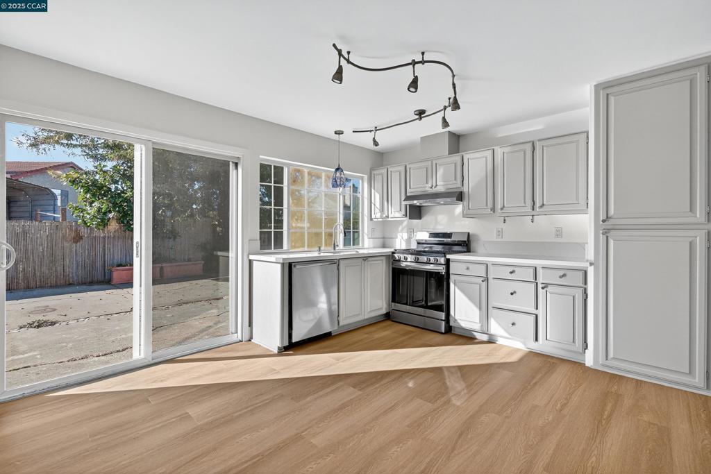 NAPA SQUARE - Residential