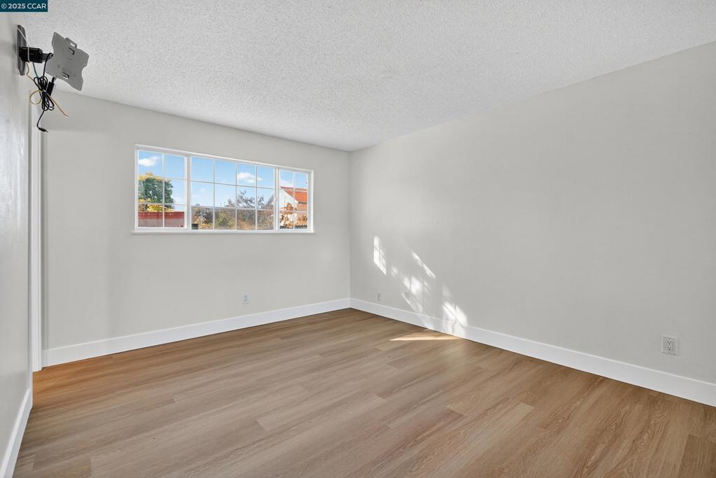 NAPA SQUARE - Residential