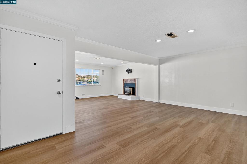 NAPA SQUARE - Residential