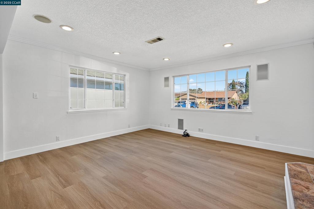 NAPA SQUARE - Residential