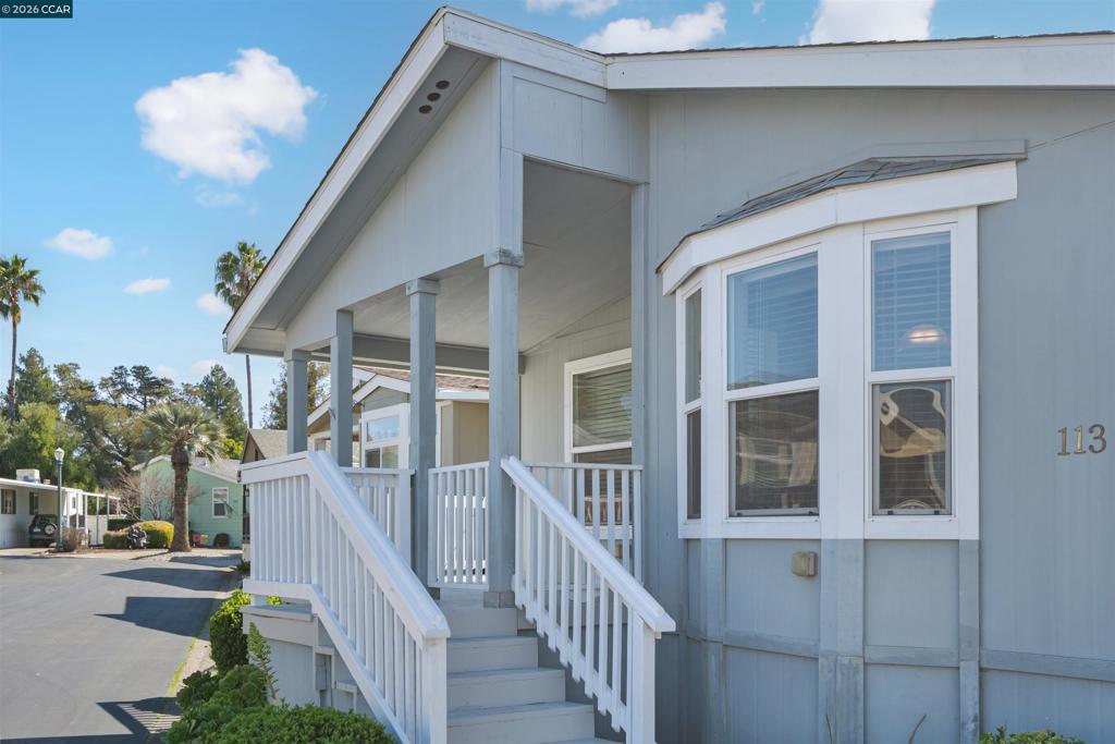 3263 3263 Vineyard Ave.