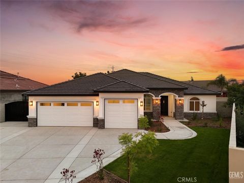 Photo of 914 Tomboy Court, Shafter, CA 93263 (MLS # NS25170539)