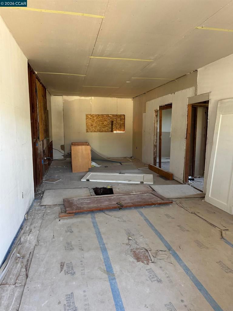 3700 Laguna Ave