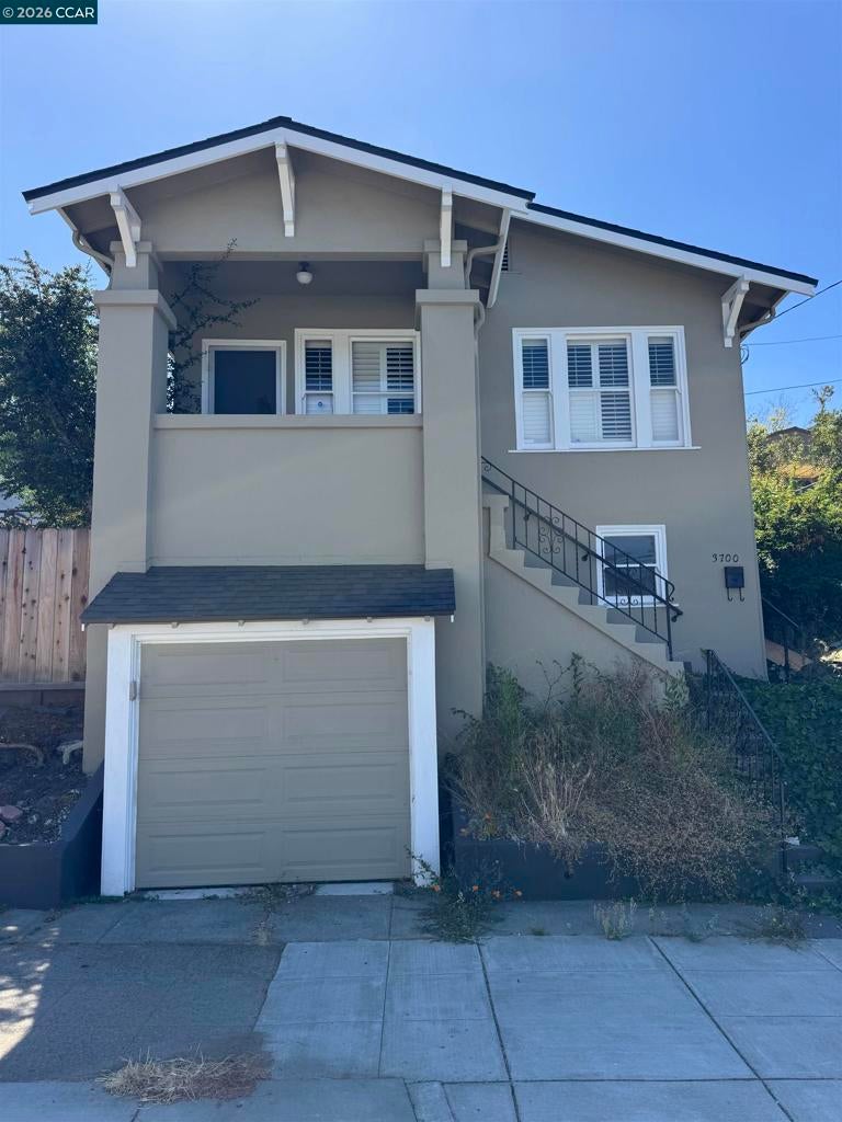 3700 Laguna Ave AVE