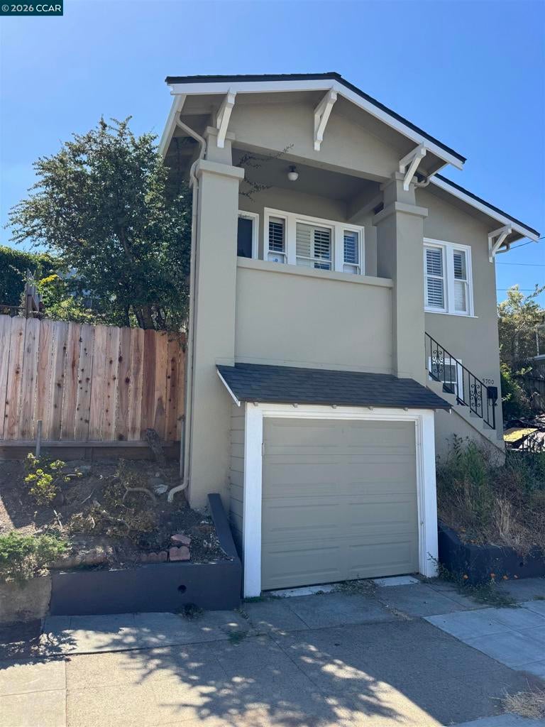 3700 Laguna Ave