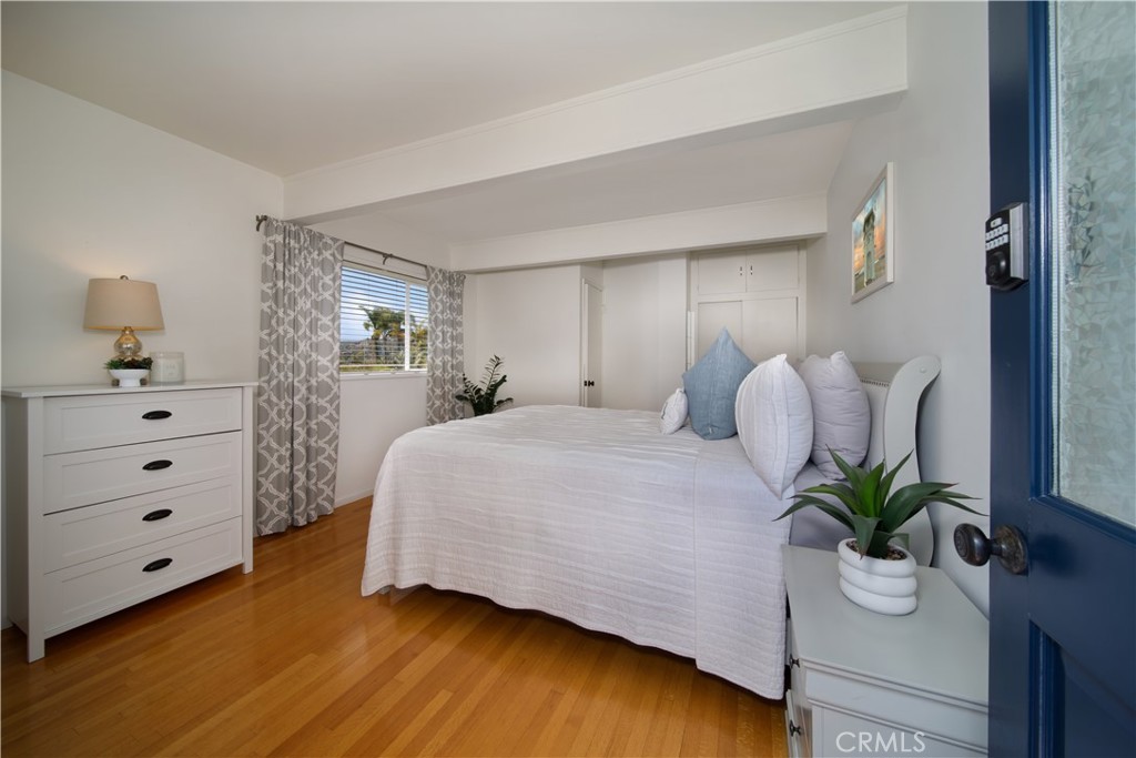 933 Coast View Drive, Laguna Beach CA 92651 - Photo 30