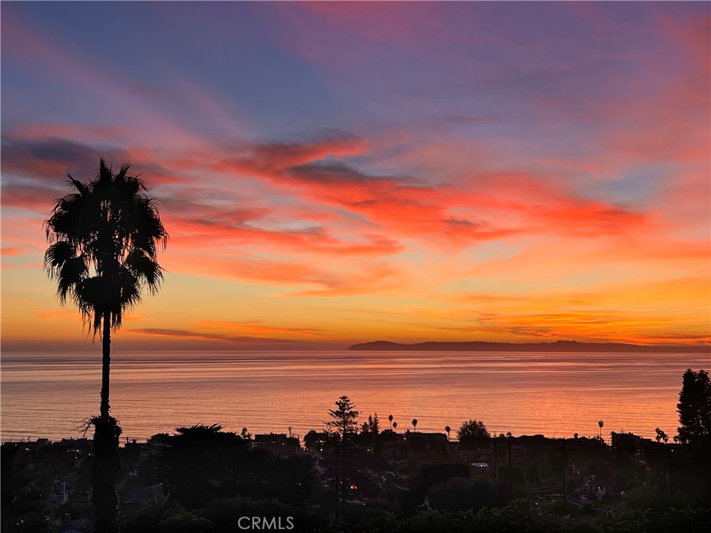 933 Coast View Drive