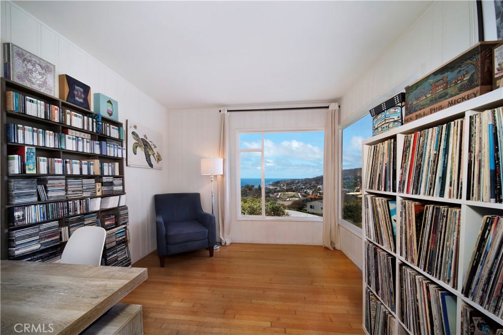 933 Coast View Drive, Laguna Beach CA 92651 - Photo 23