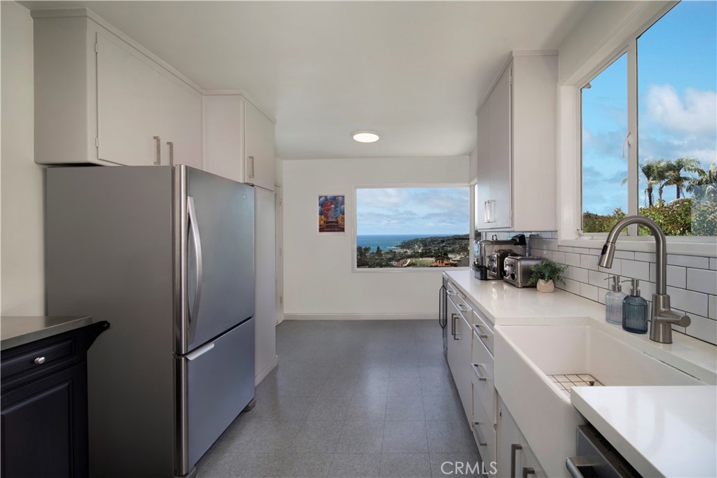 933 Coast View Drive, Laguna Beach CA 92651 - Photo 17