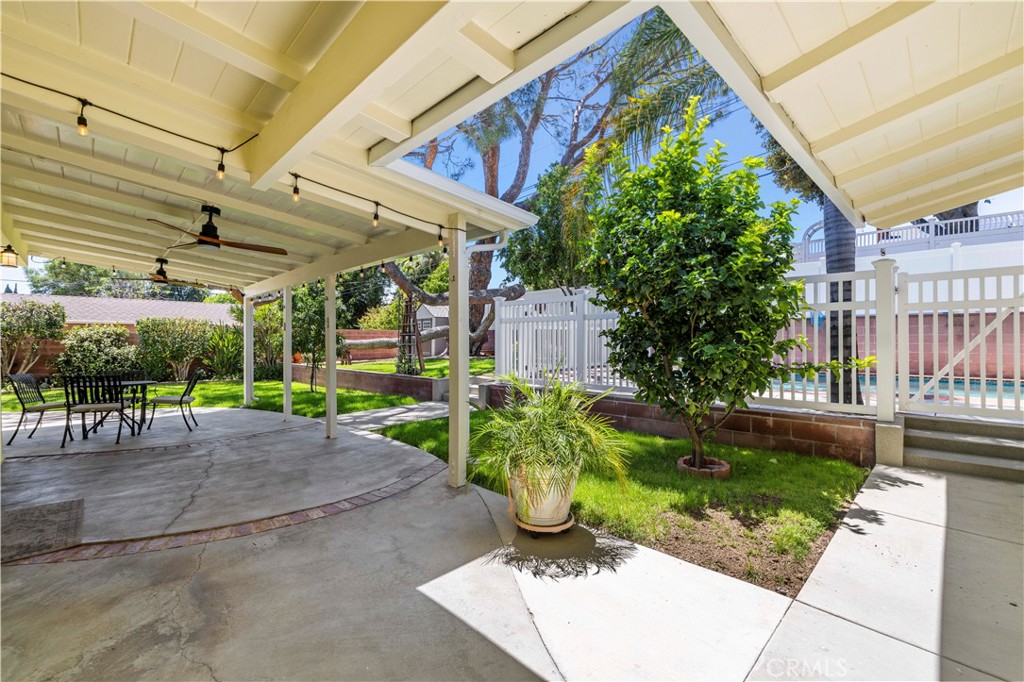 10011 Genesta Avenue