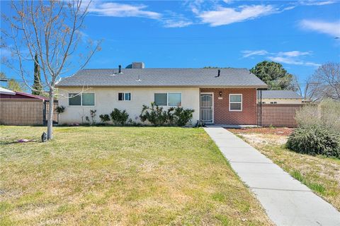 Photo of 44188 Glenraven Rd, Lancaster, CA 93535 (MLS # SR26007774)