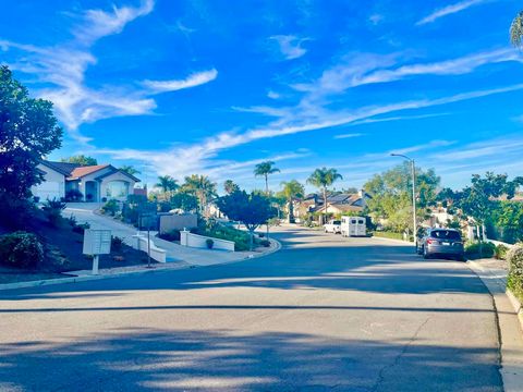 1935 Cresthaven Dr Vista CA 92084