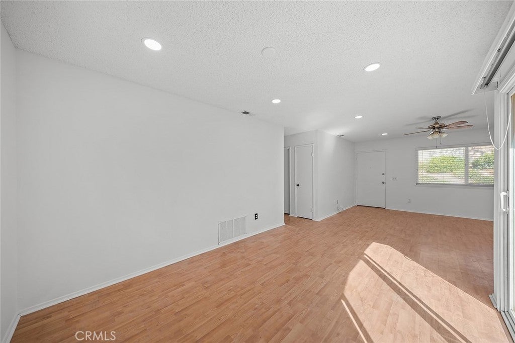 1672 Carmel W