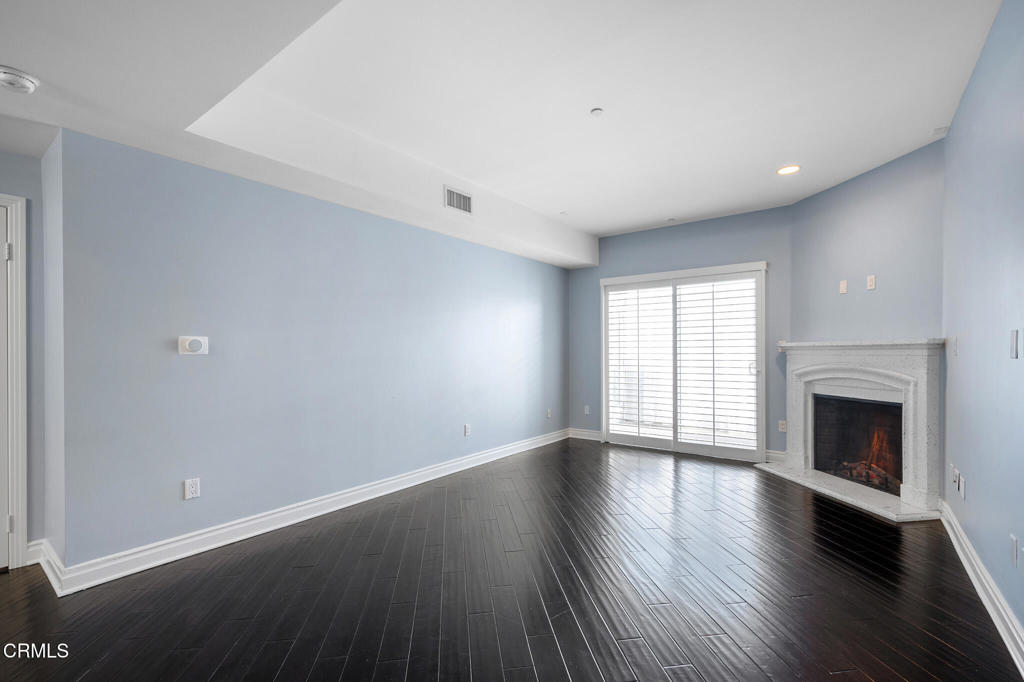 4424 Whitsett Avenue 102
