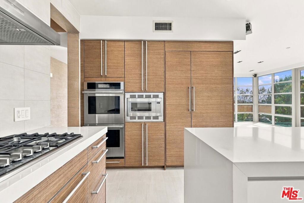 Photo of 870 Haverford Avenue #202, Pacific Palisades, CA 90272 (MLS # 26984929)