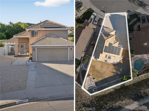 Photo of 39055 Via Las Sintras, Murrieta, CA 92562 (MLS # SW26065632)