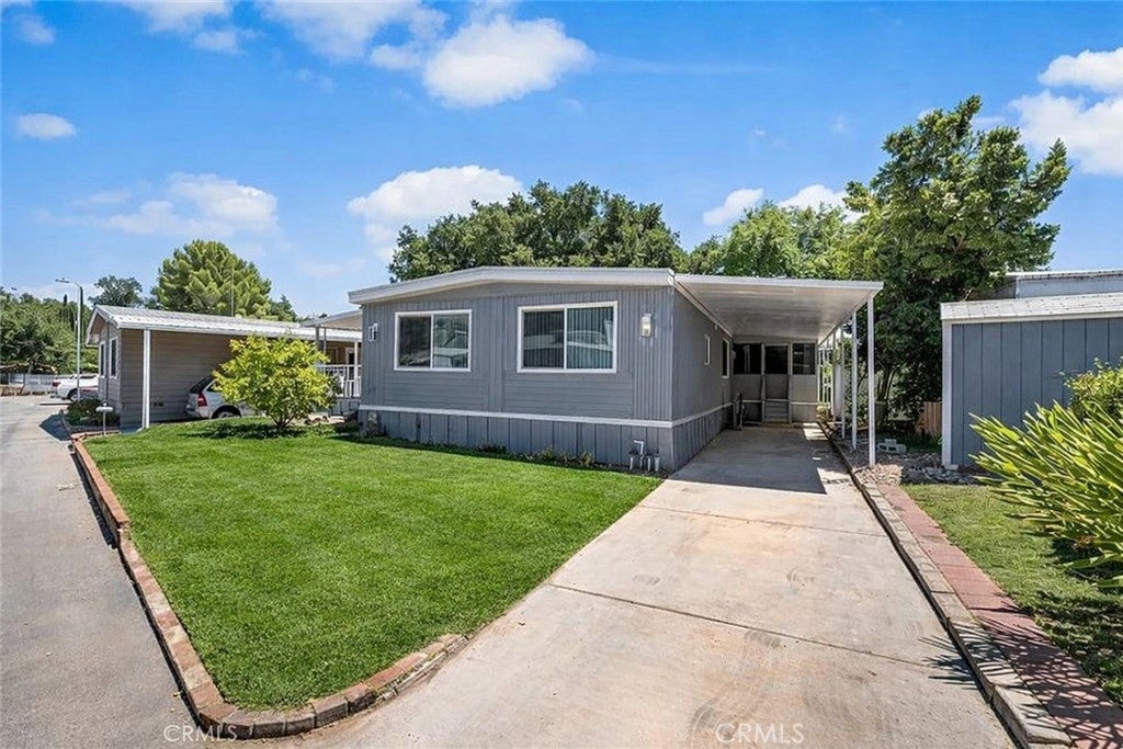 11401 Topanga Canyon 56