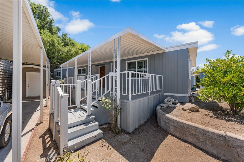 11401 Topanga Canyon 56