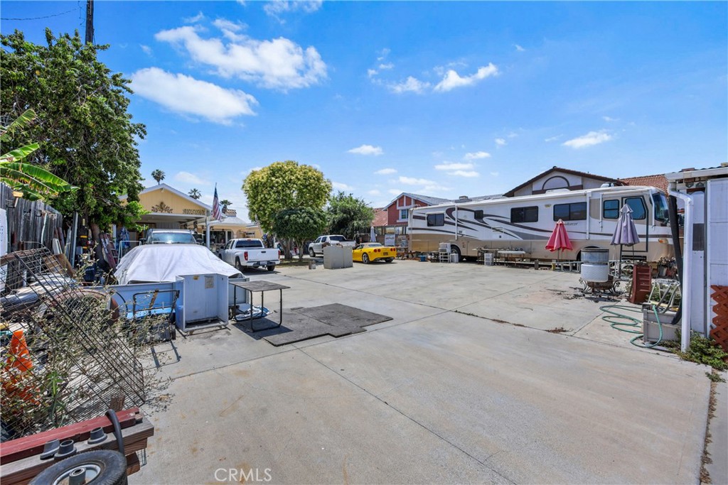 546 E 220th Street