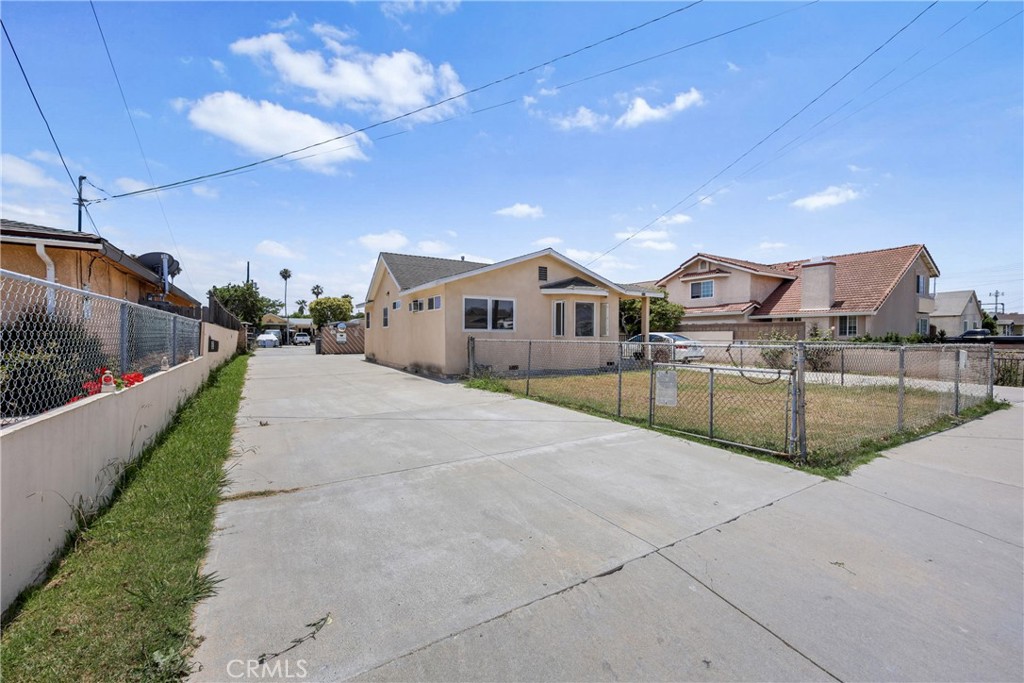 546 E 220th Street
