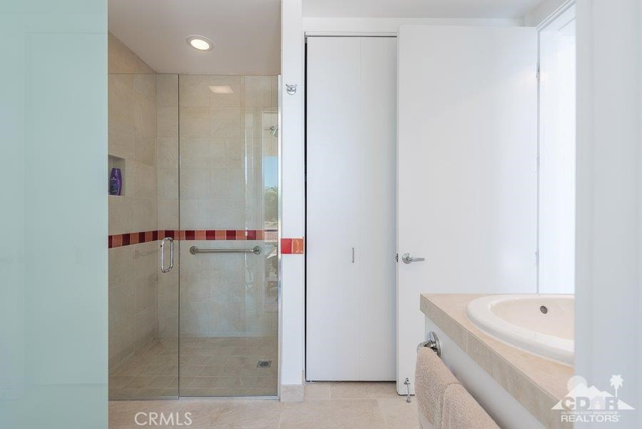 El Mirador - Residential